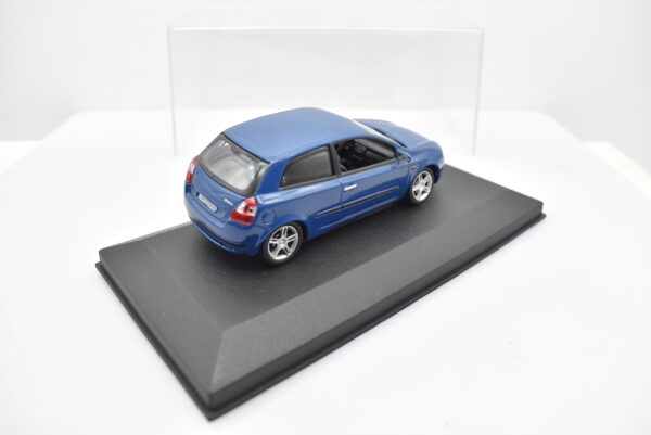 Modellino auto scala 1:43 FIAT STILO blu diecast collezione modellismo statico - immagine 5