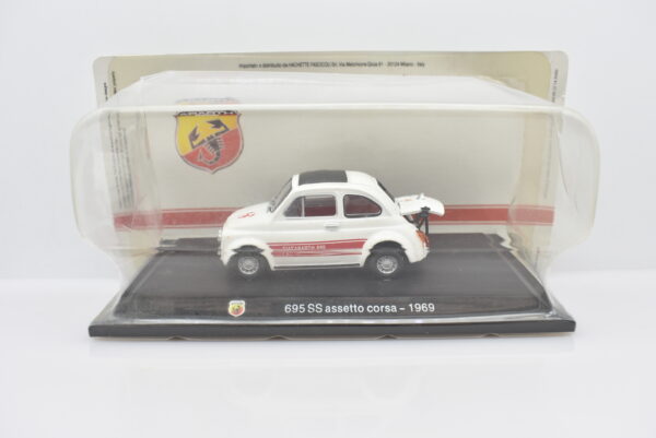 Modellino auto FIAT ABARTH 695 SS ASSETTO 1:43 diecast modellismo collezione ixo - immagine 6