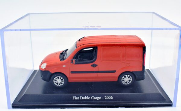 Modellino auto scala 1:43 FIAT DOBLO CARGO diecast collezione da edicola - immagine 2