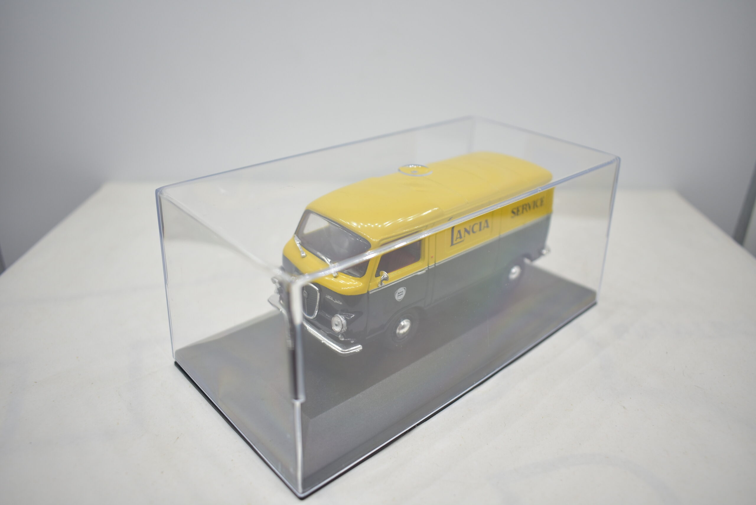 modellino auto furgone LANCIA JOLLY FERRERO veicoli pubblicitari d'epoca scala 1:43 collezione - immagine 2