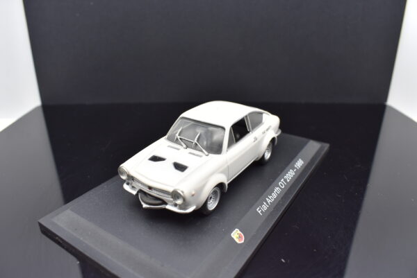 Modellino auto FIAT ABARTH OT 2000 1:43 diecast modellismo collezione ixo - immagine 3