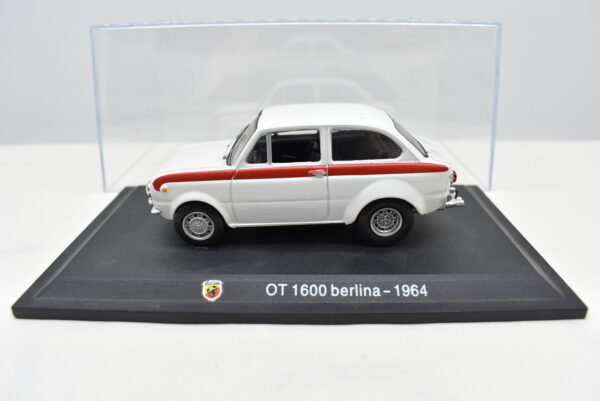 Modellino auto FIAT ABARTH OT 1600 BERLINA 1:43 diecast modellismo collezione ixo - immagine 2