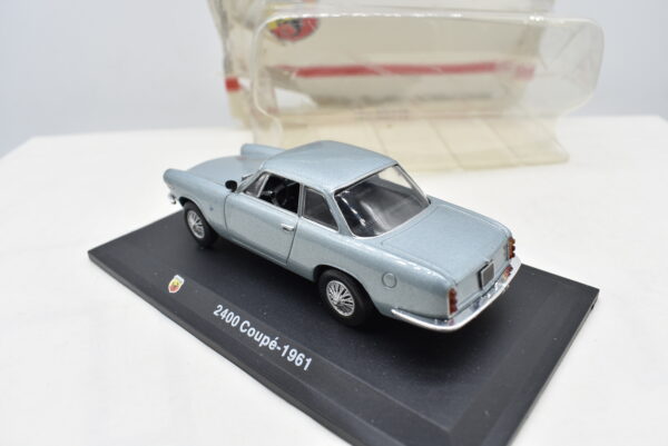 Modellino auto ABARTH 2400 COUPE scala 1:43 diecast modellismo collezione ixo - immagine 4