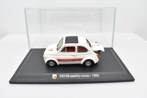 Modellino auto FIAT ABARTH 695 SS ASSETTO 1:43 diecast modellismo collezione ixo - immagine 2