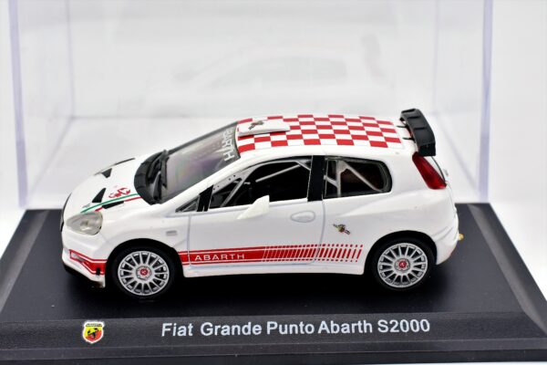 Modellino auto FIAT GRANDE PUNTO ABARTH S2000 scala 1:43 diecast modellismo collezione ixo - immagine 2