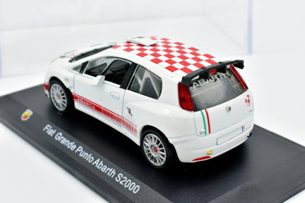 Modellino auto FIAT GRANDE PUNTO ABARTH S2000 scala 1:43 diecast modellismo collezione ixo - immagine 3
