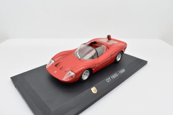 Modellino auto ABARTH OT 1600 1:43 diecast modellismo collezione ixo