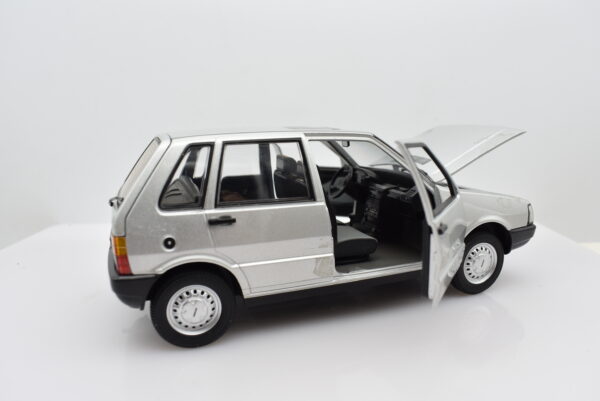 Modellino auto scala 1:24 FIAT UNO modellismo da collezione - immagine 5