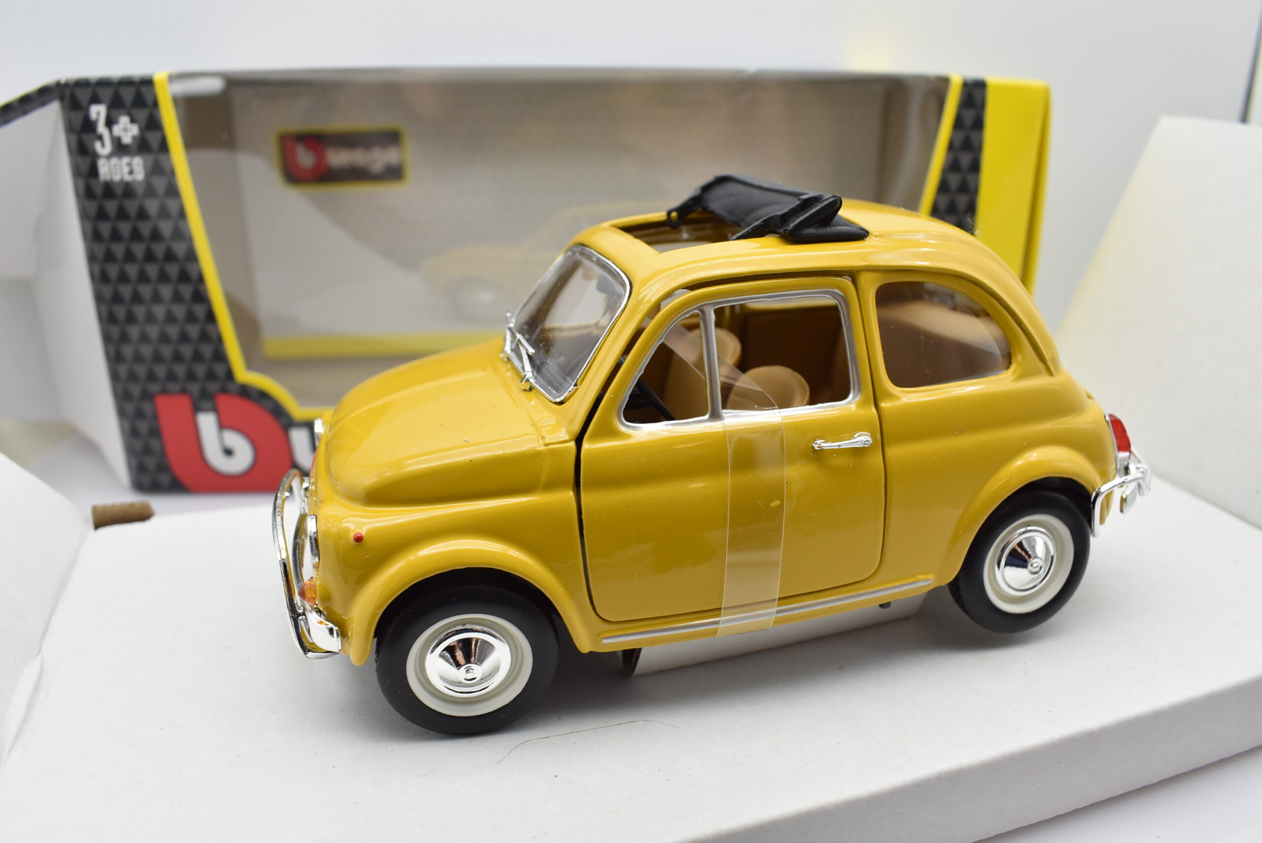 NewRay Fiat 500L Échelle 1:24 – Die Cast Blanc – Modèle Miniature Fidèle – Voiture De Collection – Cadeau Pour Passionnés D'Automobile