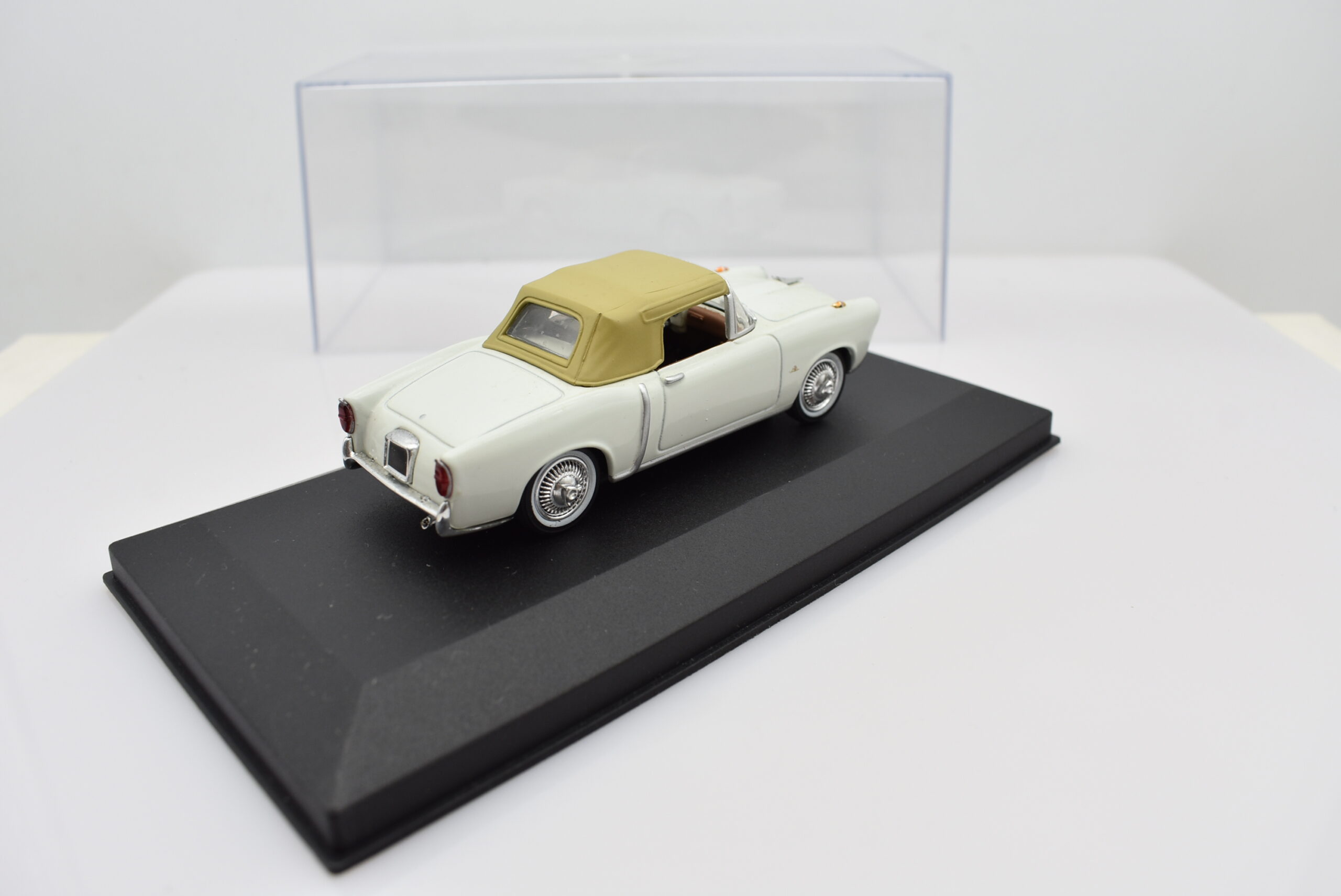 Modellini auto da collezione scala 1:43 FIAT 100 TV diecast modellismo statico - immagine 3