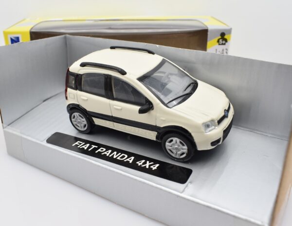 Modellino auto Fiat Panda 4x4 scala 1:43 diecast da collezione - immagine 3