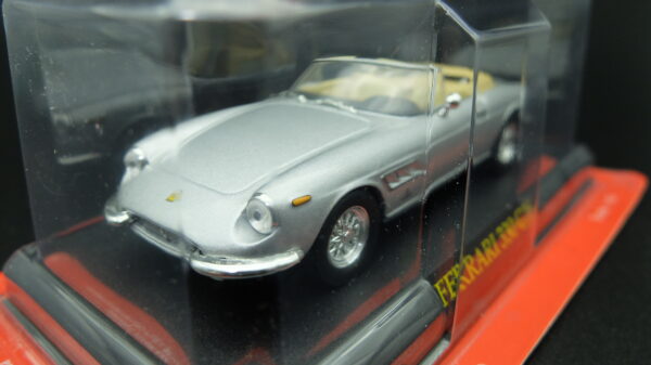 Modellini auto FERRARI 330 GTS scala 1:43 da collezione edicola ixo modellismo diecast - immagine 3