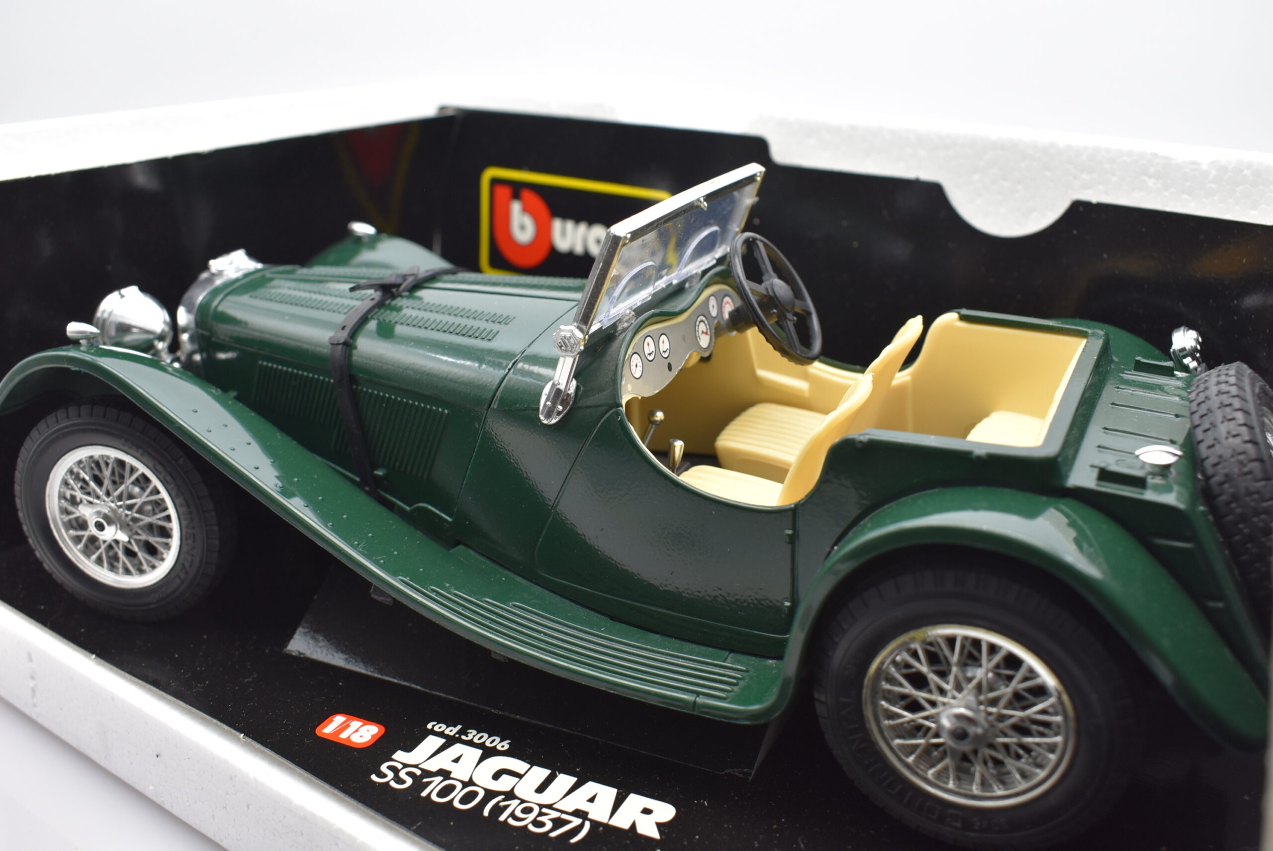 Modellino auto scala 1:18 Jaguar SS 100 Burago diecast modellismo collezione - immagine 4