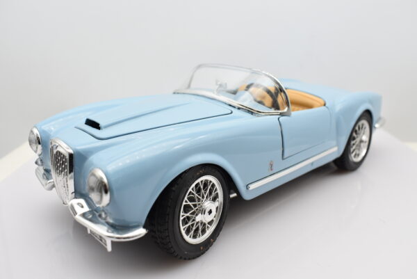 Modellino auto scala 1:18 LANCIA AURELIA B24 SPIDER modellismo da collezione - immagine 3