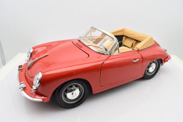Modellino auto scala 1:18 PORSCHE 356 B modellismo da collezione - immagine 3
