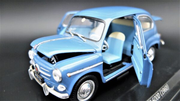 Modellino auto FIAT 600 D scala 1/24 diecast modellismo collezione epoca - immagine 5