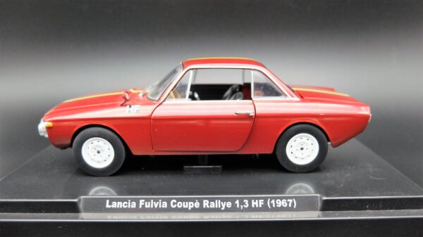 Modellino auto scala 1:24 LANCIA FULVIA COUPE RALLY 1.3 HF modellismo statico da collezione diecast - immagine 2