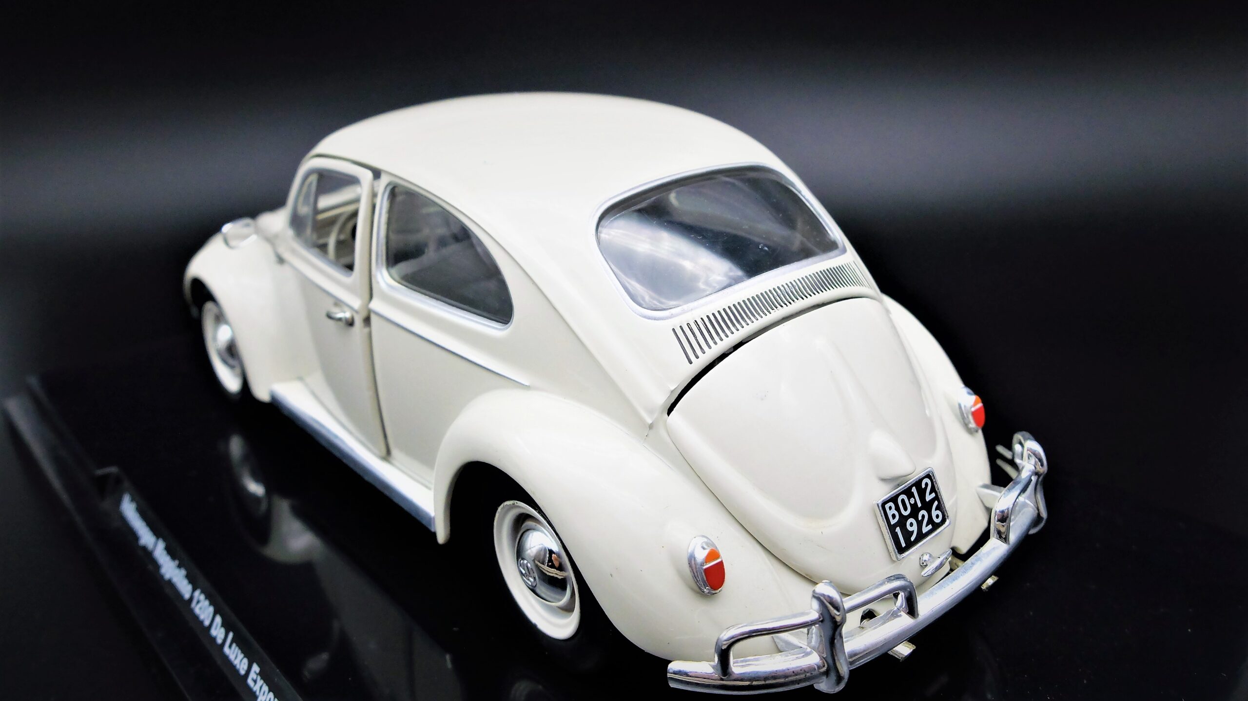 Modellino auto VW Maggiolino beetle kafer 1200 scala 1:24 diecast modellismo collezione statico epoca - immagine 4