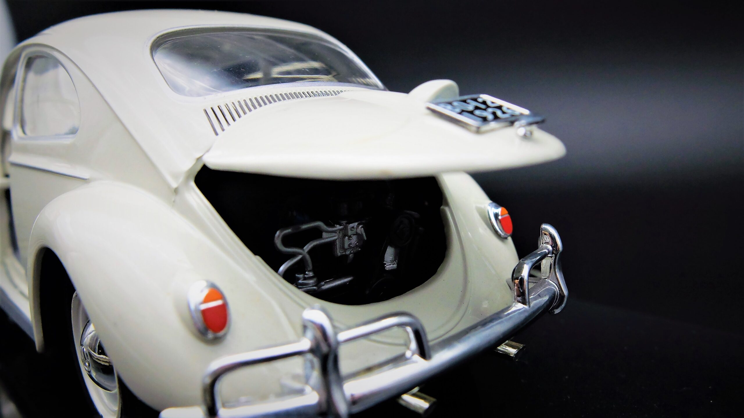 Modellino auto VW Maggiolino beetle kafer 1200 scala 1:24 diecast modellismo collezione statico epoca - immagine 6