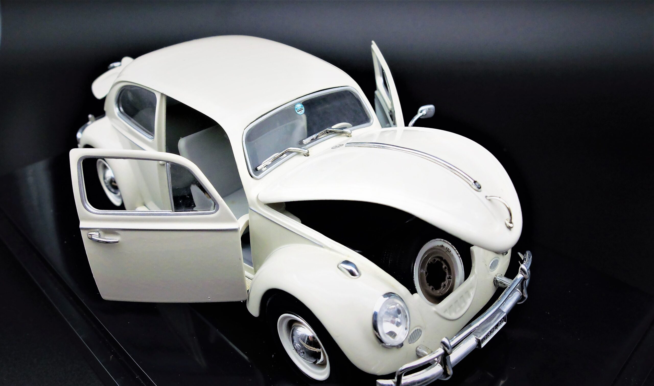 Modellino auto VW Maggiolino beetle kafer 1200 scala 1:24 diecast modellismo collezione statico epoca
