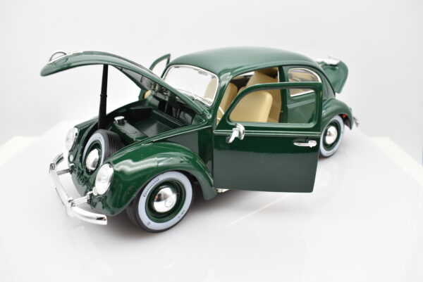 Modellino auto VOLKSWAGEN KAFER BEETLE scala 1:18 Burago diecast modellismo da collezione - immagine 2