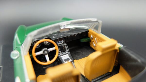 Modellino auto ALFA ROMEO 2000 spider veloce scala 1:24 diecast modellismo da collezione - immagine 4