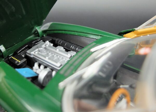 Modellino auto ALFA ROMEO 2000 spider veloce scala 1:24 diecast modellismo da collezione - immagine 6