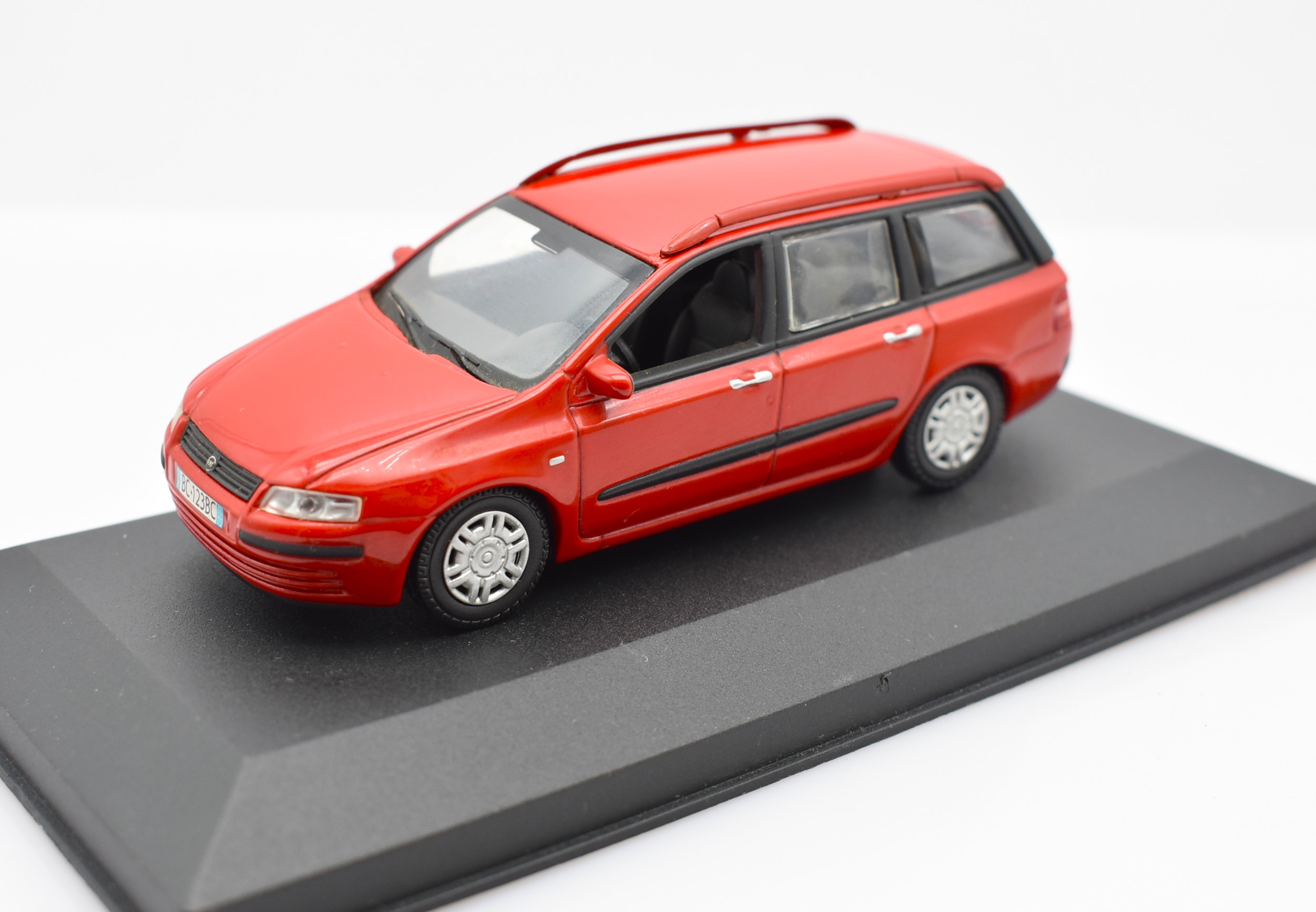 Modellini auto da collezione scala 1:43 FIAT STILO diecast modellismo statico