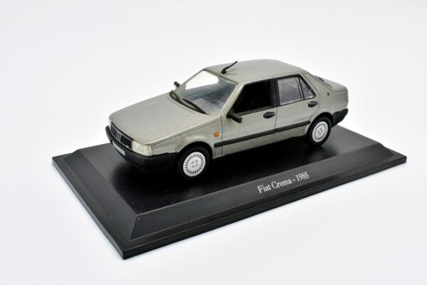 Modellino auto FIAT CROMA scala 1:43 modellismo statico collezione norev diecast - immagine 4