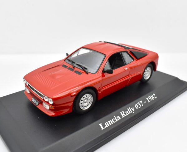 Modellini auto scala 1:43 LANCIA RALLY 037 diecast collezione - immagine 3