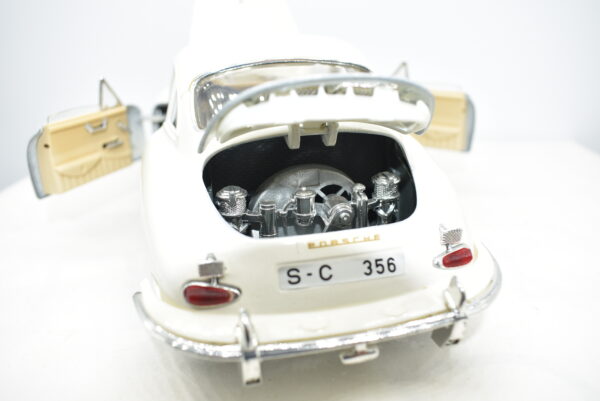 Modellino auto scala 1:18 PORSCHE 356 B Burago modellismo da collezione - immagine 6