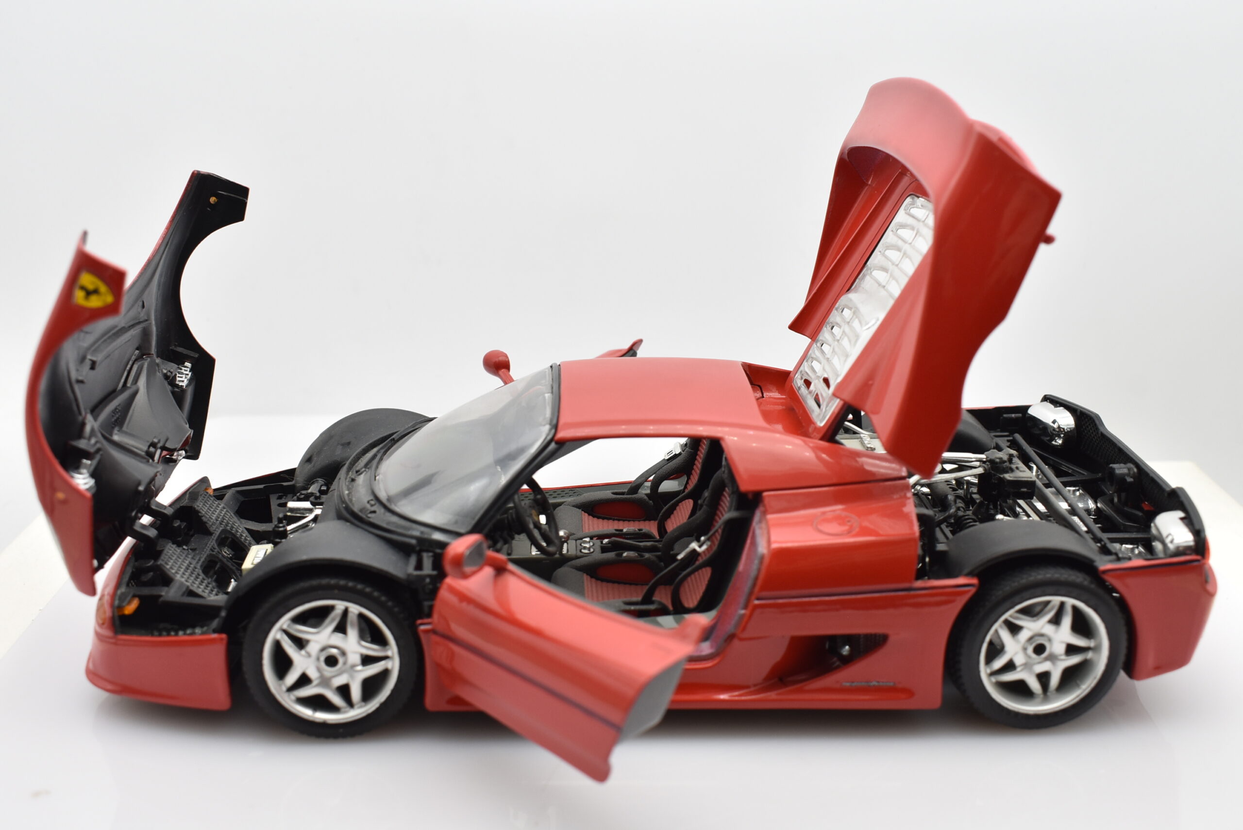 Modellino auto scala 1:18 FERRARI F50 Burago modellismo da collezione - immagine 3