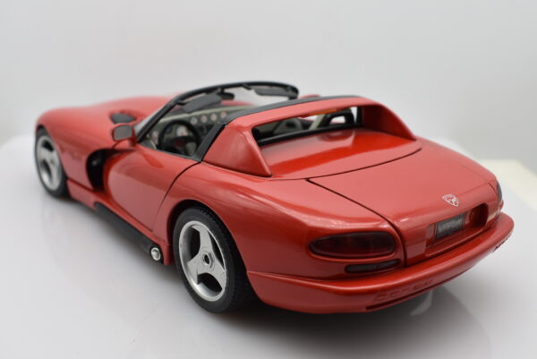 Modellino auto scala 1:18 VIPER DODGE RT 10 Burago modellismo da collezione - immagine 4