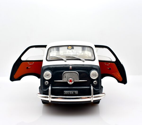 Modellino auto FIAT 600 MULTIPLA scala 1:24 diecast modellismo collezione statico epoca - immagine 2