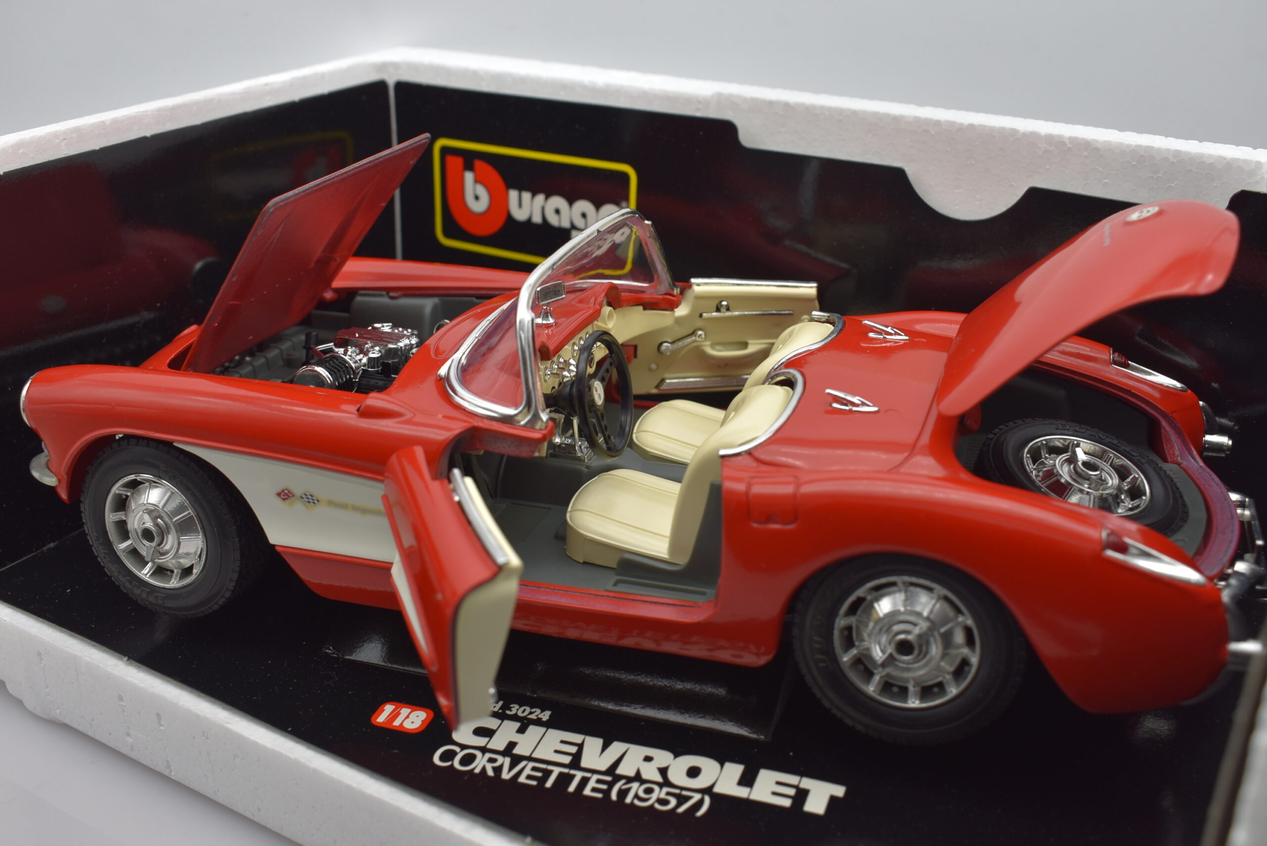 Modellino auto scala 1:18 Chevrolet Corvette diecast modellismo collezione burago - immagine 4