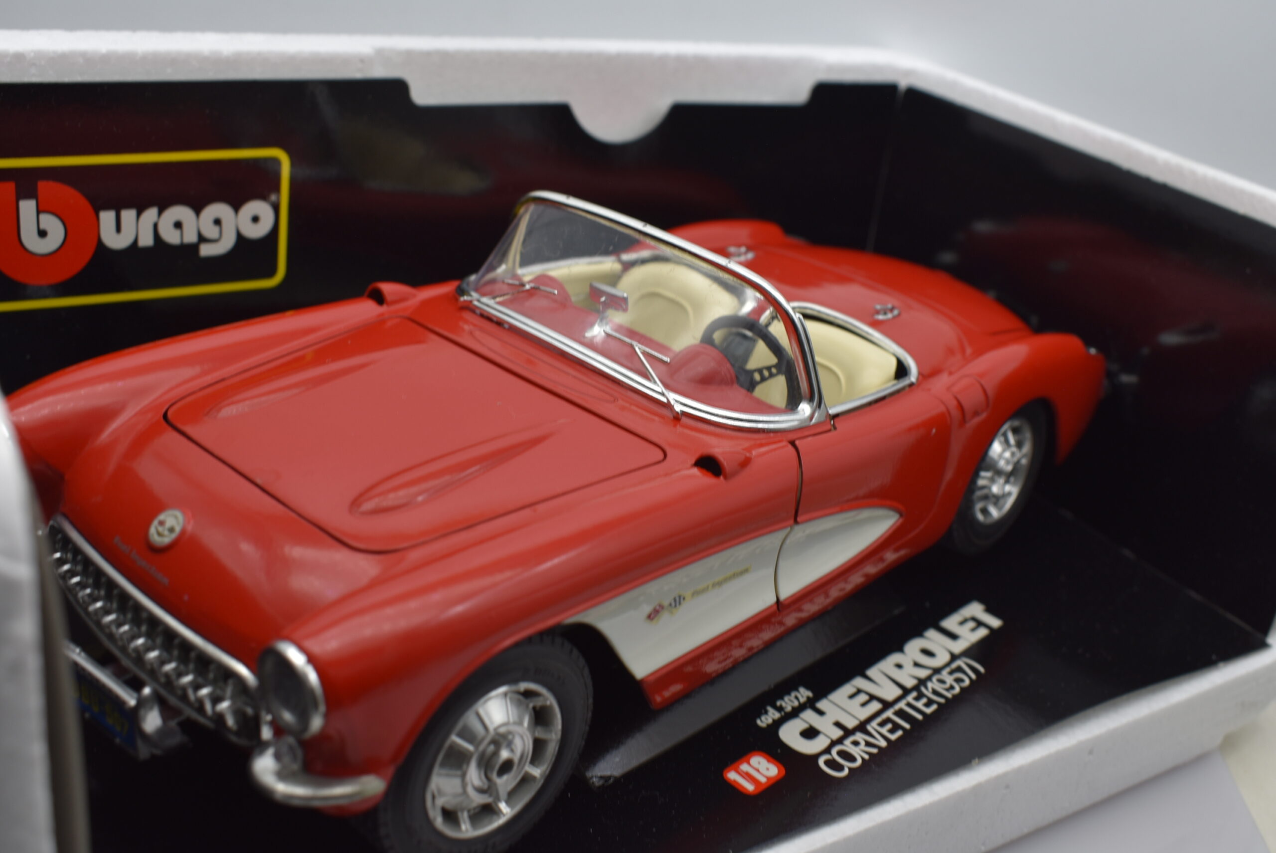 Modellino auto scala 1:18 Chevrolet Corvette diecast modellismo collezione burago - immagine 8