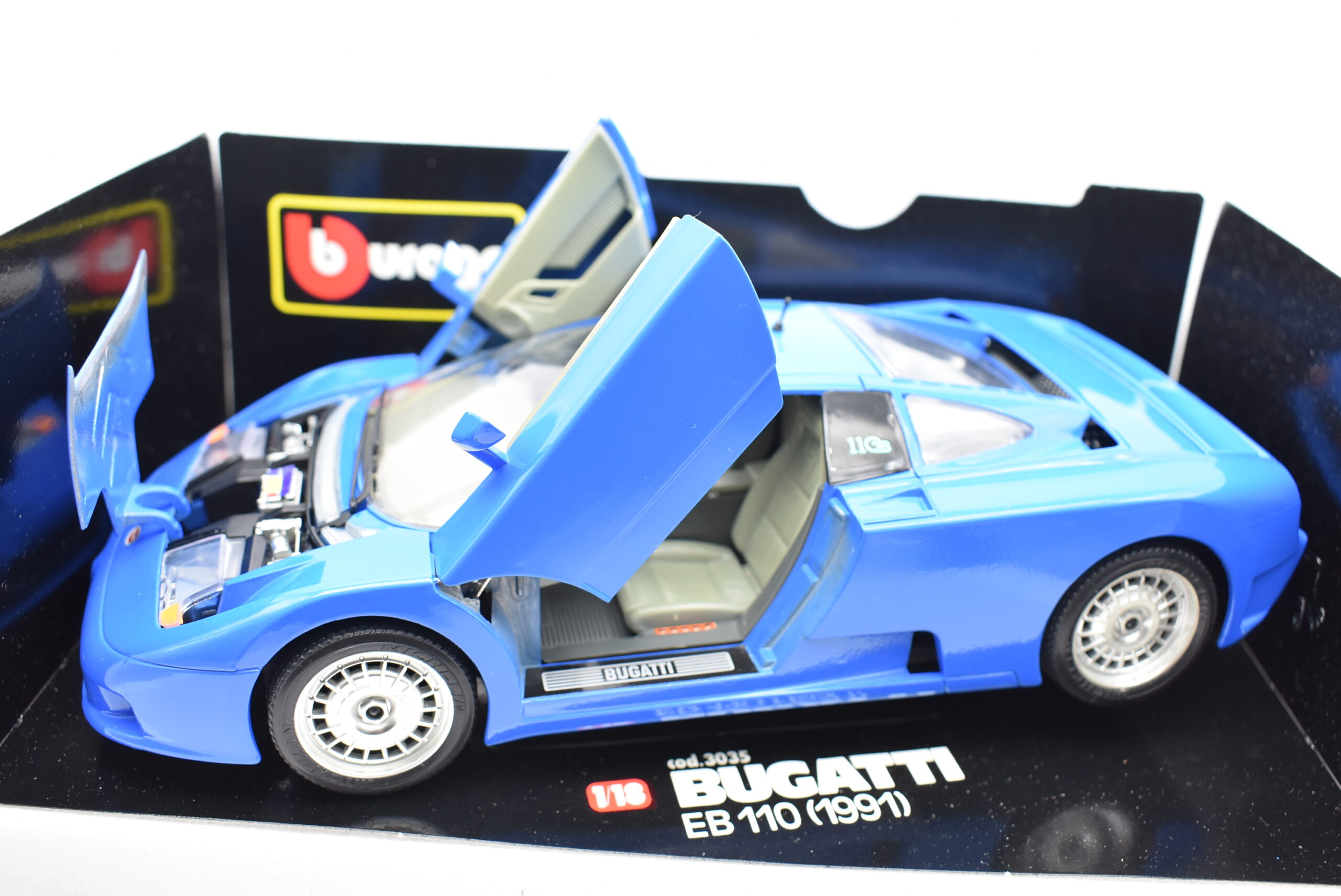 Modellino auto scala 1:18 Bugatti EB 110 Burago diecast modellismo collezione - immagine 2