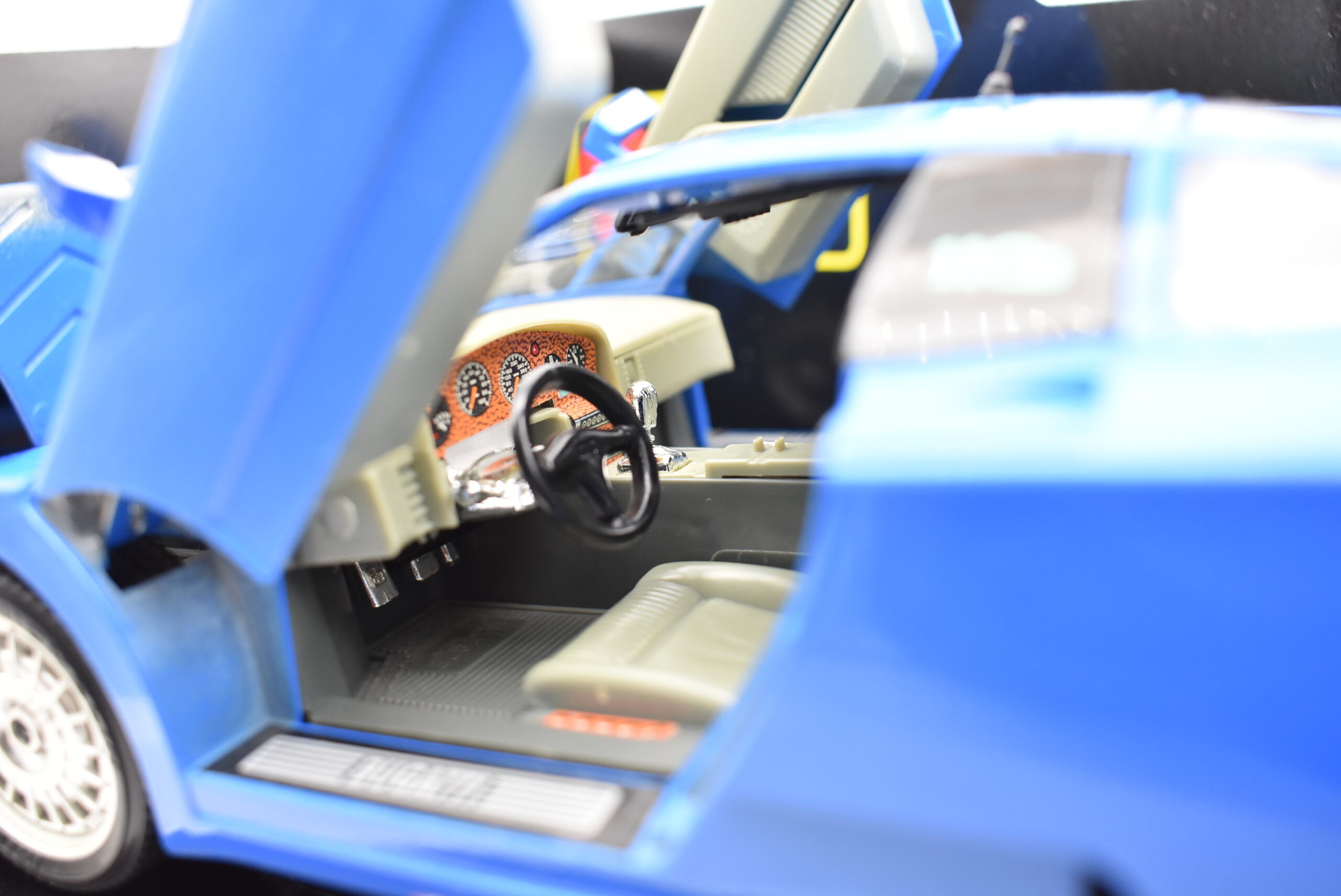 Modellino auto scala 1:18 Bugatti EB 110 Burago diecast modellismo collezione - immagine 5