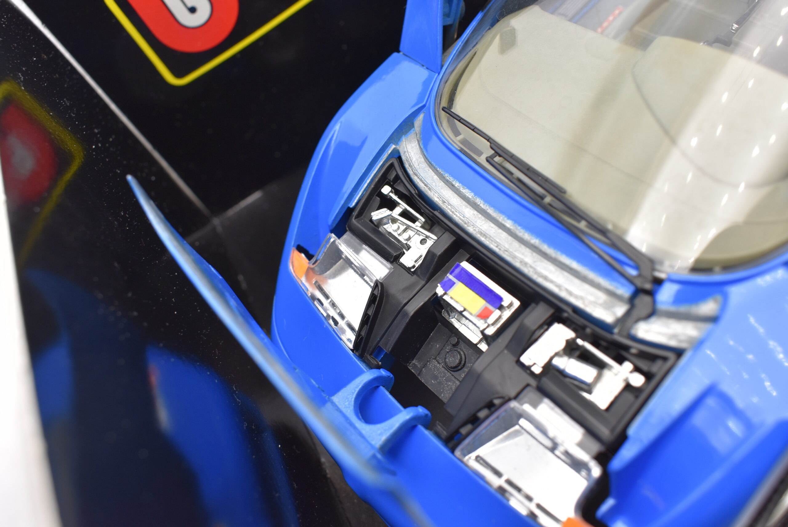 Modellino auto scala 1:18 Bugatti EB 110 Burago diecast modellismo collezione - immagine 6