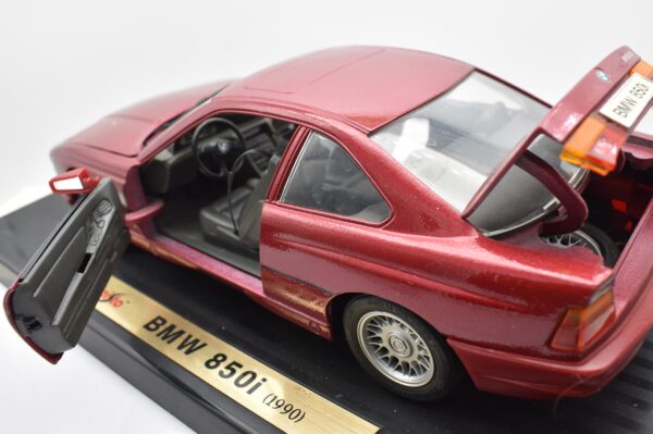 Modellino auto scala 1:18 BMW 850i Maisto diecast modellismo collezione - immagine 2
