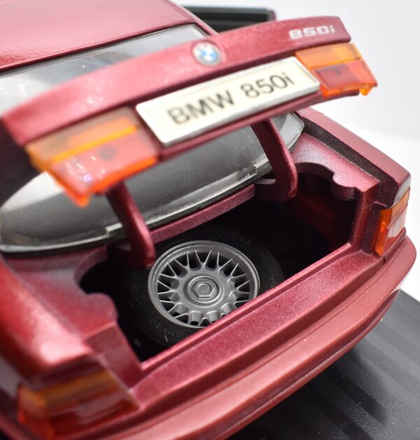 Modellino auto scala 1:18 BMW 850i Maisto diecast modellismo collezione - immagine 4