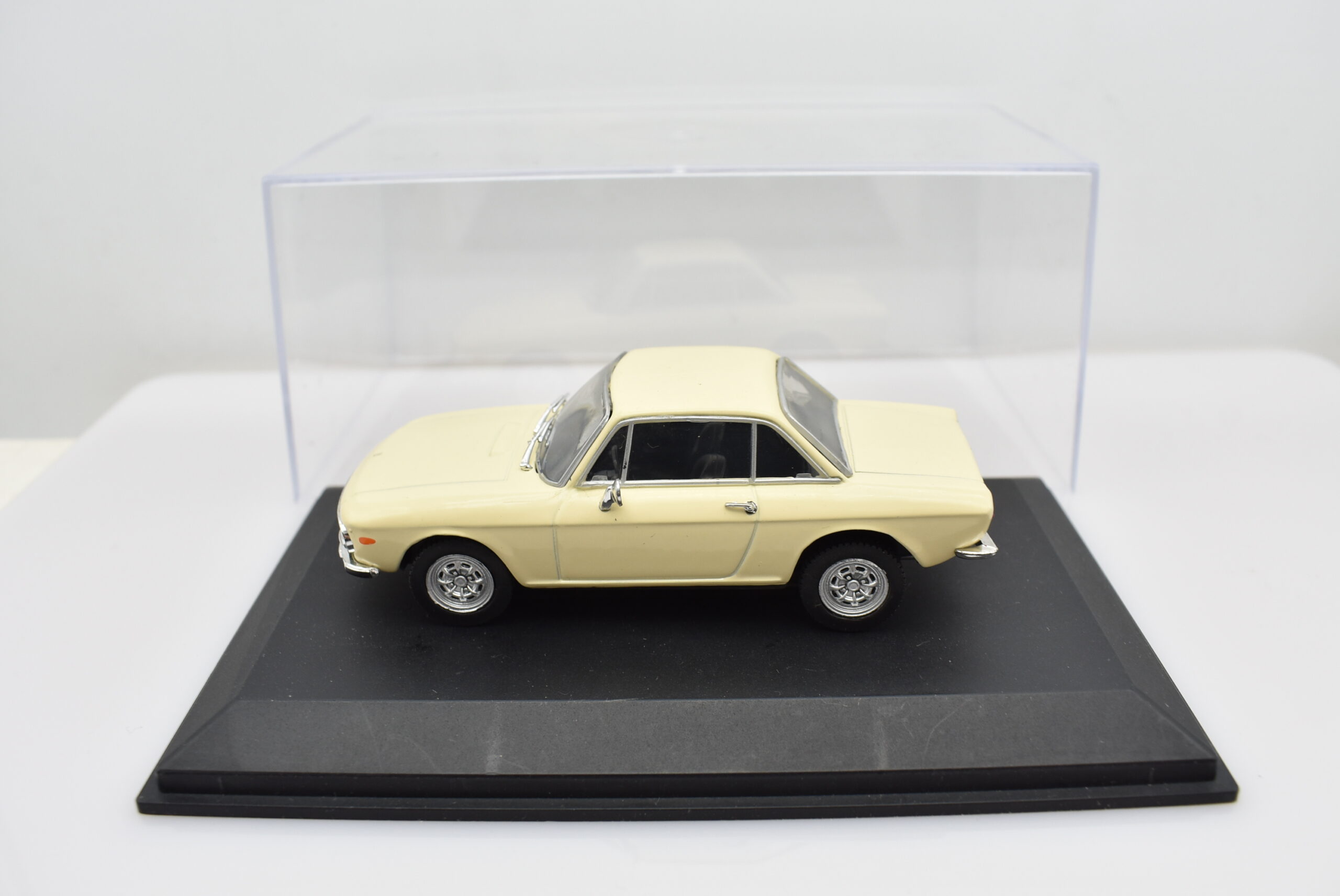 Modellino auto scala 1:43 Lancia Fulvia diecast modellismo collezione Norev - immagine 2