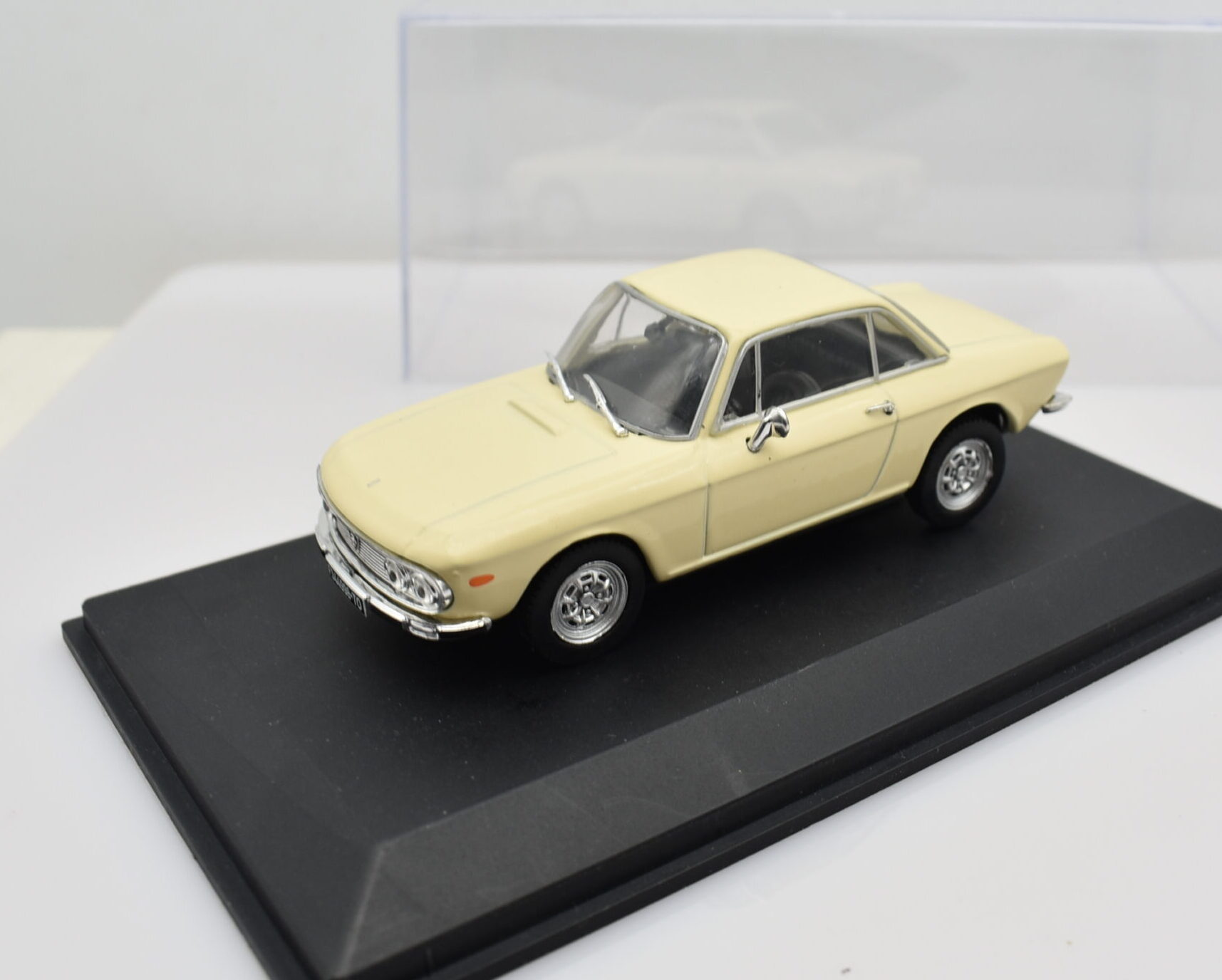 Modellino auto scala 1:43 Lancia Fulvia diecast modellismo collezione Norev