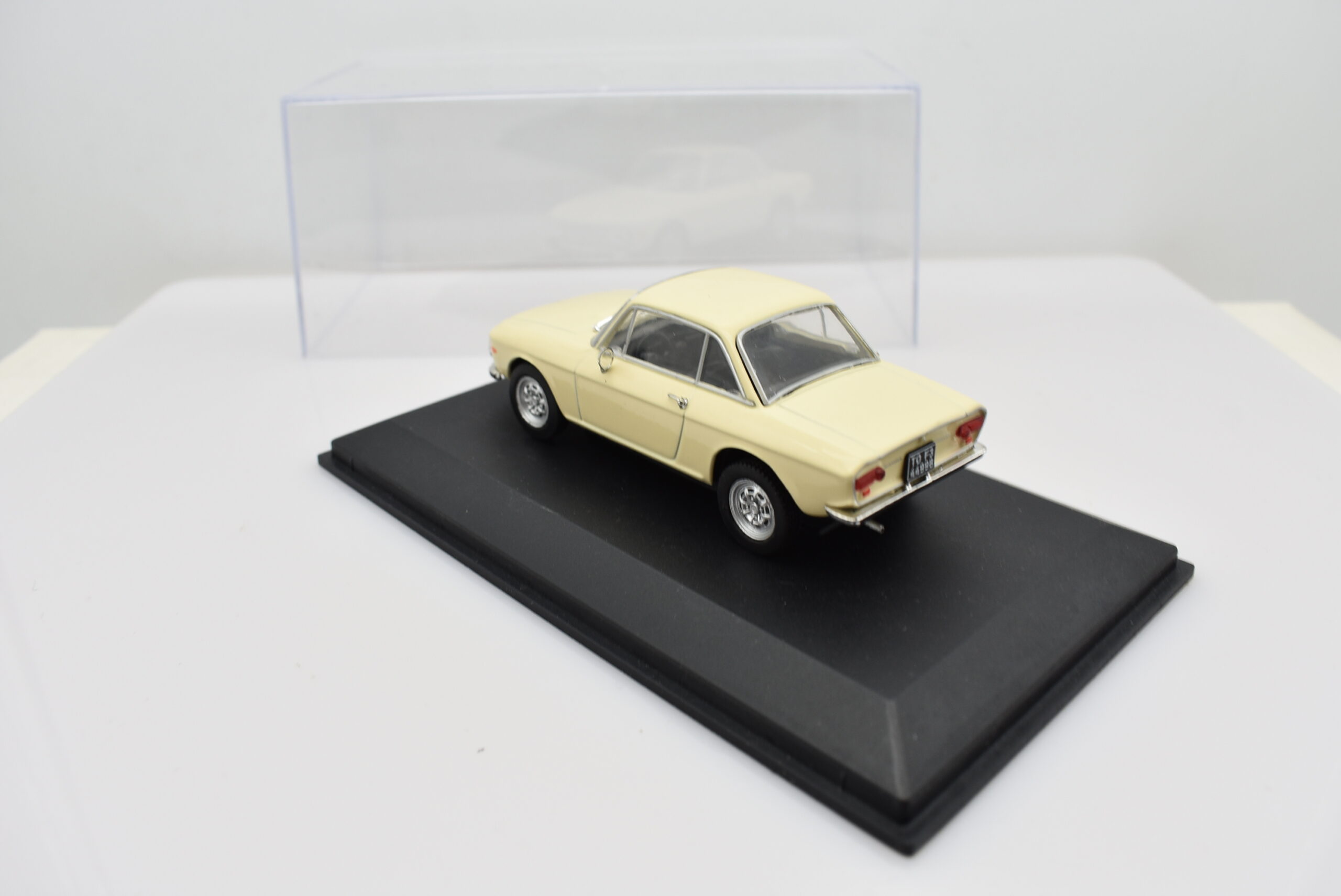 Modellino auto scala 1:43 Lancia Fulvia diecast modellismo collezione Norev - immagine 4