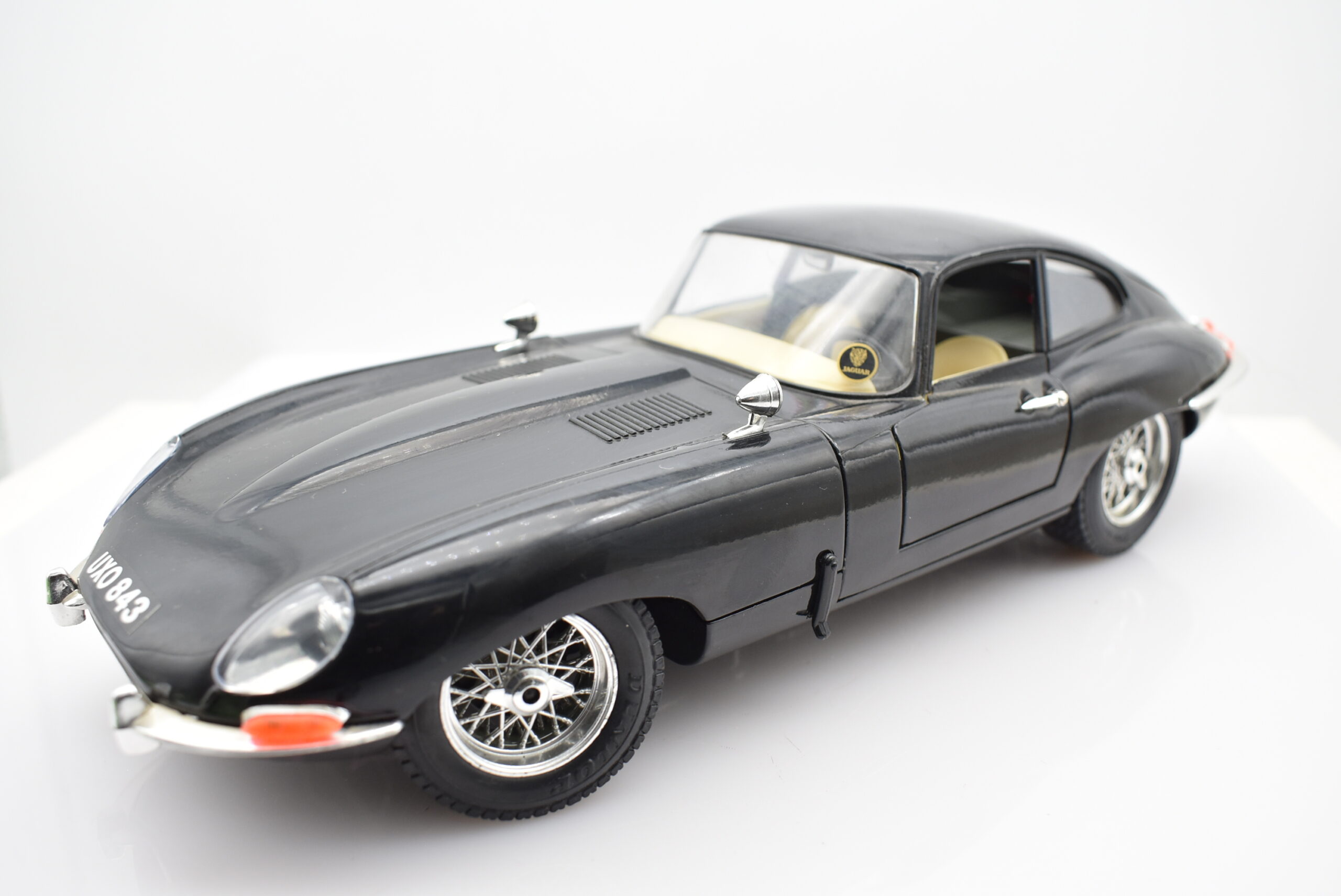 Pare-choc Arrière Pour Modèle Réduit Jaguar E Burago à L'échelle 1/18 - Pièce D'occasion