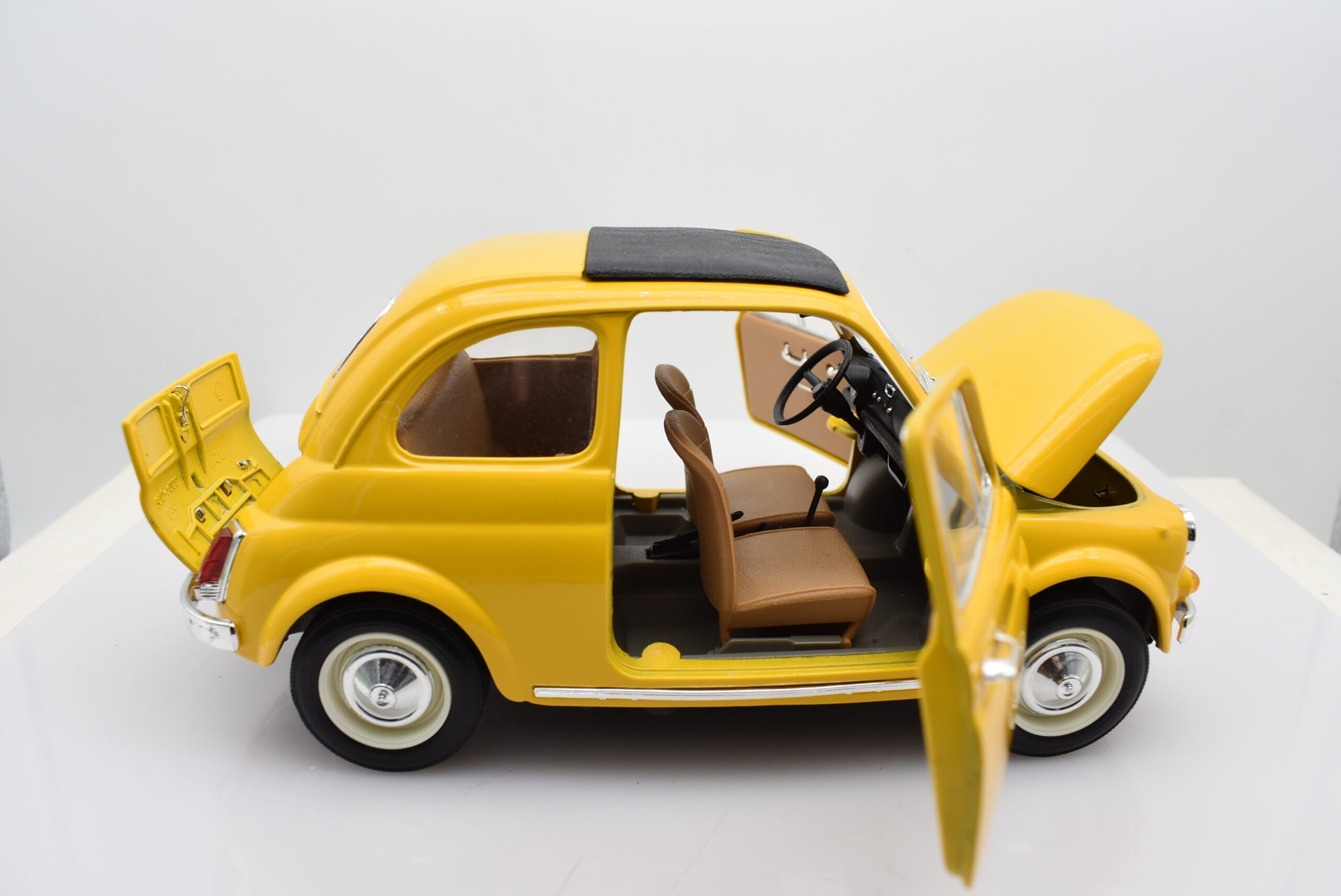 Modellino auto scala 1:16 Fiat 500 Burago diecast modellismo da collezione - immagine 2