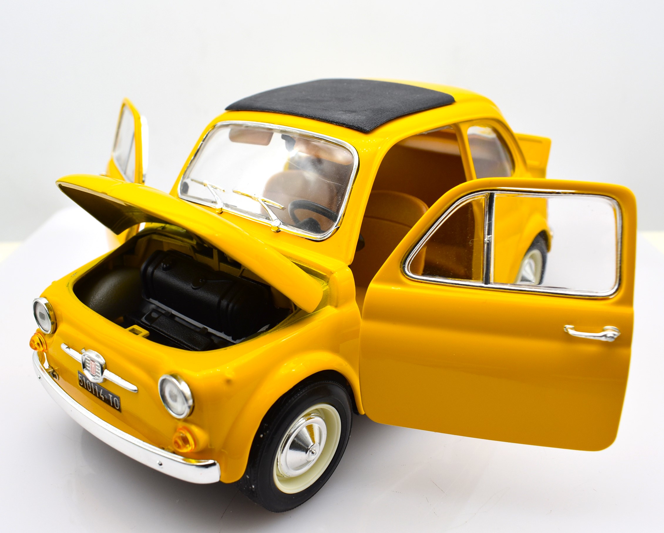 Modellino auto scala 1:16 Fiat 500 Burago diecast modellismo da