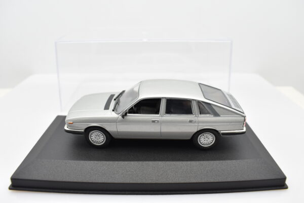Modellino auto scala 1:43 Lancia Gamma diecast modellismo collezione Norev - immagine 2