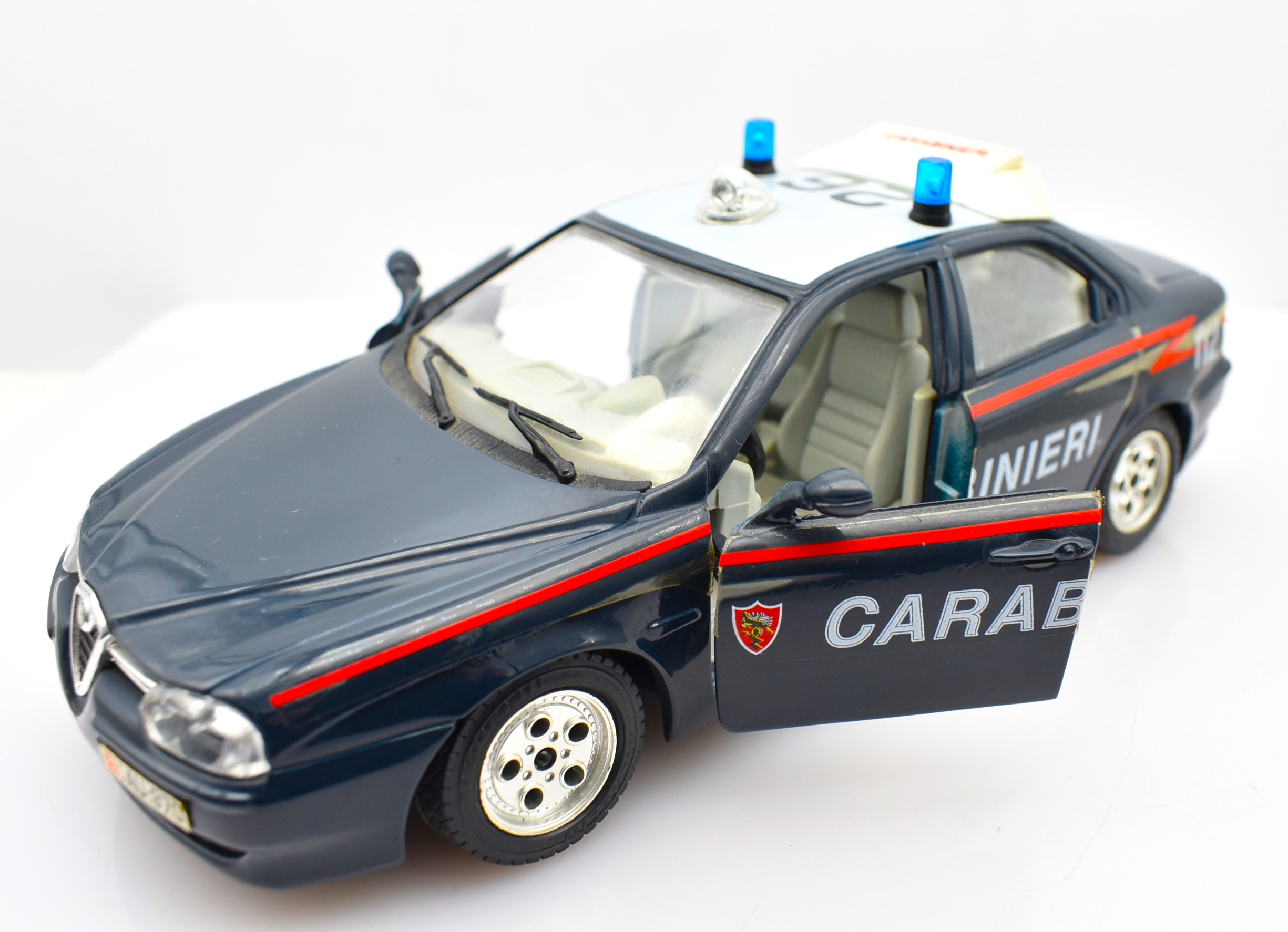 Modellino auto scala 1:24 Alfa Romeo 156 Carabinieri Burago modellismo da collezione