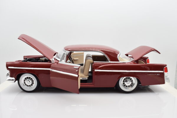 Modellino auto scala 1:18 Chrysler 300B Maisto diecast modellismo da collezione - immagine 2